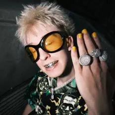 收听 J Nanks、观看音乐视频、阅读小传、查看巡演日期等 ！