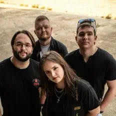 Hör dir Land / Divided an, schau dir Musikvideos an, lies die Biografie, finde Tourdaten und mehr!