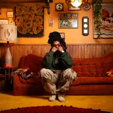 Hör dir Ma'Bui an, schau dir Musikvideos an, lies die Biografie, finde Tourdaten und mehr!