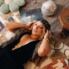 Dengarkan Juliana Hale, tonton video musik, baca bio, lihat tanggal tur & lainnya!