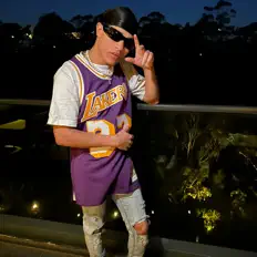 Luister naar True Melech, bekijk muziekvideo's, lees de bio, bekijk de tourdata, en meer!