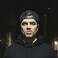 Dengarkan undefined, tonton video musik, baca bio, lihat tanggal tur & lainnya!