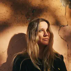 Dengarkan Mage, tonton video musik, baca bio, lihat tanggal tur & lainnya!