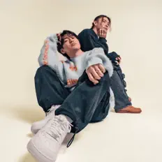 Yester Louv을(를) 듣고, 뮤직 비디오를 보고, 약력을 읽고, 투어 일정 등을 확인하세요!