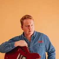 Écoutez undefined, regardez des vidéoclips, lisez la biographie, consultez les dates de tournée et plus encore !