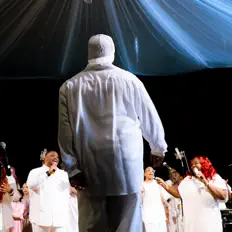 YMBBAを聴いたり、ミュージックビデオを鑑賞したり、経歴やツアー日程などを確認したりしましょう！