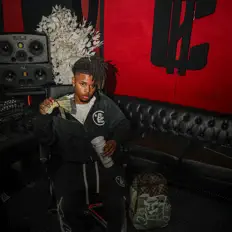 Lit Zay을(를) 듣고, 뮤직 비디오를 보고, 약력을 읽고, 투어 일정 등을 확인하세요!