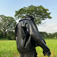 Poslechněte si interpreta Boy Klinch, sledujte hudební videa, přečtěte si životopis, podívejte se na data turné a další informace.