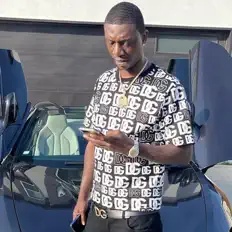 聆聽 Goobie、觀看音樂影片、閱讀小傳、查看巡演日期等！