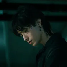 收听 vidken、观看音乐视频、阅读小传、查看巡演日期等 ！