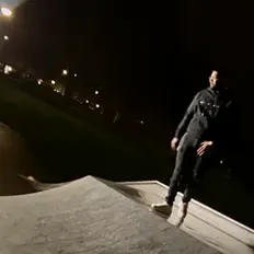 Dengarkan Manio, tonton video musik, baca bio, lihat tanggal tur & lainnya!