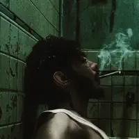 undefined dinle, müzik videolarını izle, biyografisini oku, tur tarihlerini ve daha fazlasını gör!