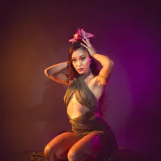 收听 Rebelle Flor、观看音乐视频、阅读小传、查看巡演日期等 ！