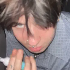 deadboyfrank을(를) 듣고, 뮤직 비디오를 보고, 약력을 읽고, 투어 일정 등을 확인하세요!