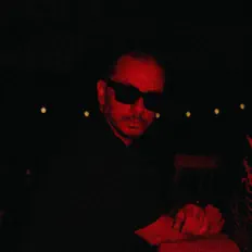 Écoutez Internomad, regardez des vidéoclips, lisez la biographie, consultez les dates de tournée et plus encore !