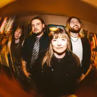 Ascolta undefined, guarda video musicali, leggi la biografia, vedi le date del tour & altro!