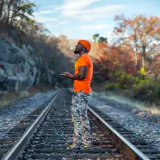 Ouça Sikai, assista a videoclipes, leia a biografia, veja as datas das turnês e mais!