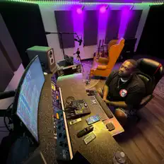 JAMES BEA सुनें, म्यूज़िक वीडियो देखें, बायो पढ़ें, दौरे की तारीखें और बहुत कुछ देखें!