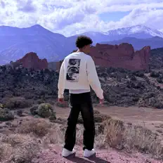 JO을(를) 듣고, 뮤직 비디오를 보고, 약력을 읽고, 투어 일정 등을 확인하세요!