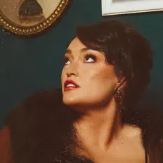 Dengarkan Kayla Ray, tonton video musik, baca bio, lihat tanggal tur & lainnya!