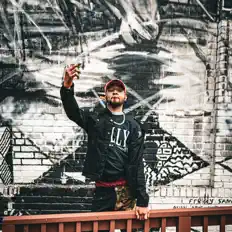 聆聽 King Noah、觀看音樂影片、閱讀小傳、查看巡演日期等！