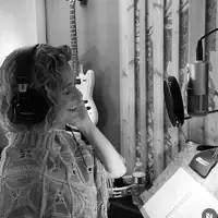 Escucha a undefined, mira vídeos musicales, lee la biografía, consulta fechas de giras y mucho más.