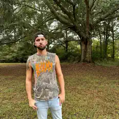 Dengarkan Leggacy, tonton video musik, baca bio, lihat tanggal tur & lainnya!