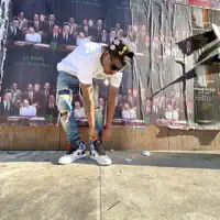 Hör dir undefined an, schau dir Musikvideos an, lies die Biografie, finde Tourdaten und mehr!