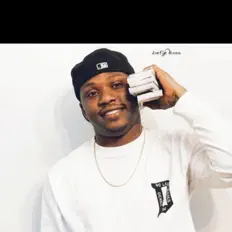 Ouça AkTheKid, assista a videoclipes, leia a biografia, veja as datas das turnês e mais!