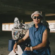 Ascolta Dhafer Youssef, guarda video musicali, leggi la biografia, vedi le date del tour & altro!