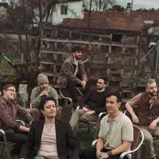 Poslechněte si interpreta Guezos, sledujte hudební videa, přečtěte si životopis, podívejte se na data turné a další informace.