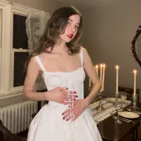 Dengarkan undefined, tonton video musik, baca bio, lihat tanggal tur & lainnya!