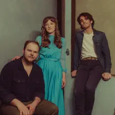 Dengarkan The Wildwoods, tonton video musik, baca bio, lihat tanggal tur & lainnya!
