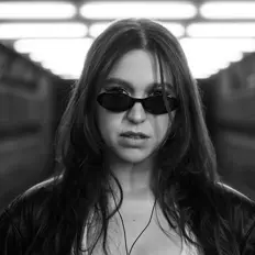 Escucha a Junes, mira vídeos musicales, lee la biografía, consulta fechas de giras y mucho más.