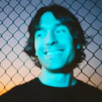 Escucha a undefined, mira videos musicales, lee su biografía, consulta las fechas de las gira y más.