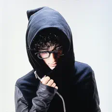 Aira을(를) 듣고, 뮤직 비디오를 보고, 약력을 읽고, 투어 일정 등을 확인하세요!