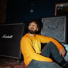 收听 PEKA、观看音乐视频、阅读小传、查看巡演日期等 ！