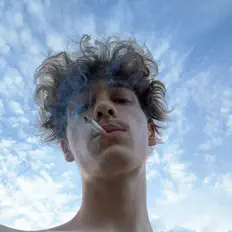 Zutakiを聴いたり、ミュージックビデオを鑑賞したり、経歴やツアー日程などを確認したりしましょう！