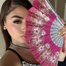 lul dreaam सुनें, म्यूज़िक वीडियो देखें, बायो पढ़ें, दौरे की तारीखें और बहुत कुछ देखें!