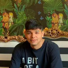 mtriver dinle, müzik videolarını izle, biyografisini oku, tur tarihlerini ve daha fazlasını gör!