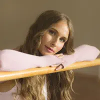 Escucha a undefined, mira vídeos musicales, lee la biografía, consulta fechas de giras y mucho más.