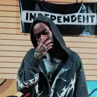 Hör dir undefined an, schau dir Musikvideos an, lies die Biografie, finde Tourdaten und mehr!