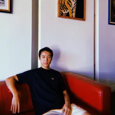 Dengarkan Aguava, tonton video musik, baca bio, lihat tanggal tur & lainnya!