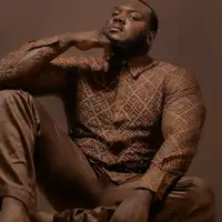 Ouça undefined, assista a videoclipes, leia a biografia, veja as datas das turnês e mais!