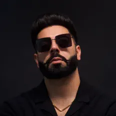 Luister naar Karam Bajwa, bekijk muziekvideo's, lees de bio, bekijk de tourdata, en meer!