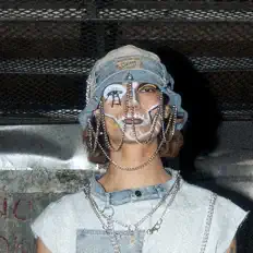 Posłuchaj wykonawcy Miro Chino, obejrzyj teledyski, przeczytaj biografię, zobacz daty tras koncertowych i nie tylko!