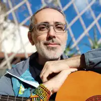 undefined dinle, müzik videolarını izle, biyografisini oku, tur tarihlerini ve daha fazlasını gör!