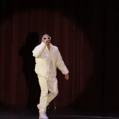 maikeyを聴いたり、ミュージックビデオを鑑賞したり、経歴やツアー日程などを確認したりしましょう！