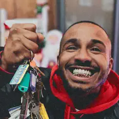 Dengarkan Peter Leo, tonton video musik, baca bio, lihat tanggal tur & lainnya!