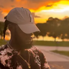 收听 Nasohn、观看音乐视频、阅读小传、查看巡演日期等 ！